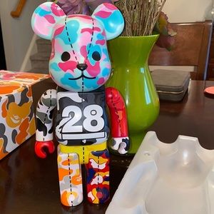 Be@rbrick Medicom BAPE 28th anniversary bearbrick